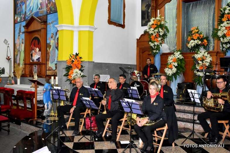 Momento del concierto de esta noche (Foto Antonio Alí)